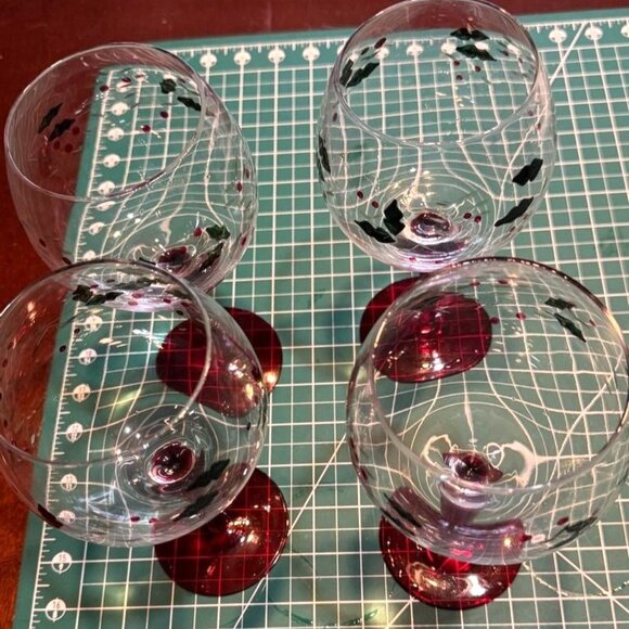 Pfaltzgraff Winterberry Holiday-Themed Wine Glasses Set Of 4 Hand Wash Only Red - Picture 4 of 5